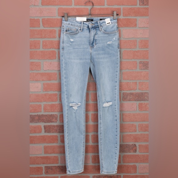 Judy Blue Skinny Jeans - Light Wash - Picture 3 of 14